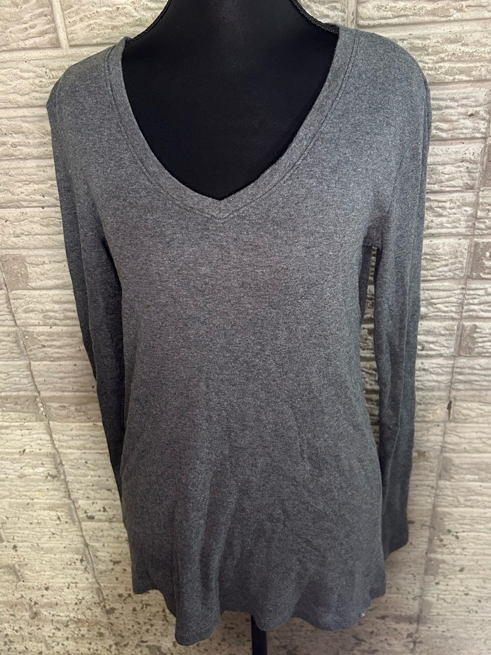 Eddie Bauer Classic V-Neck Long Sleeve Top - Gray Size Tall Medium